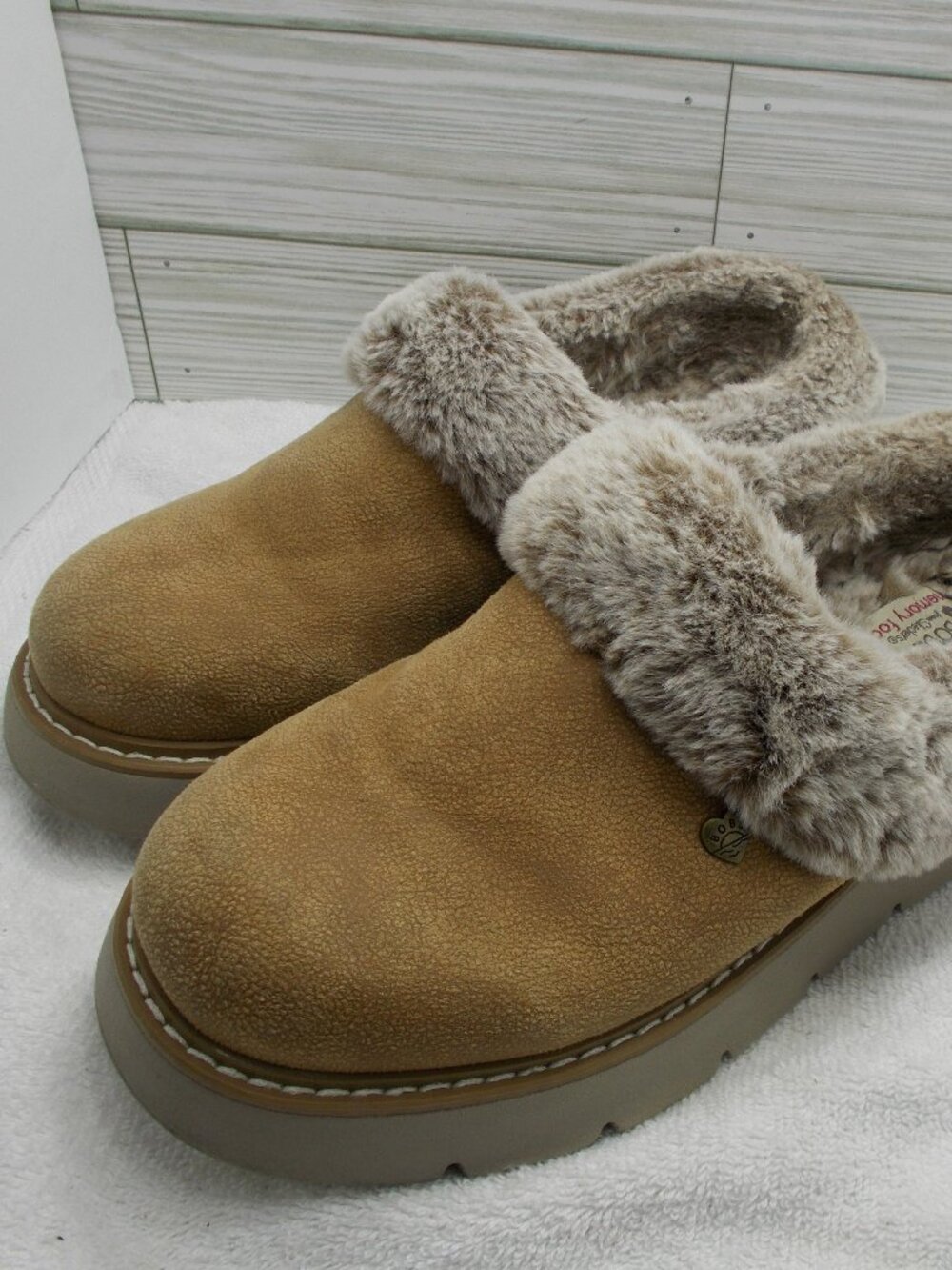 Skechers Women's Bobs Keepsakes Mules Slippers Size 8